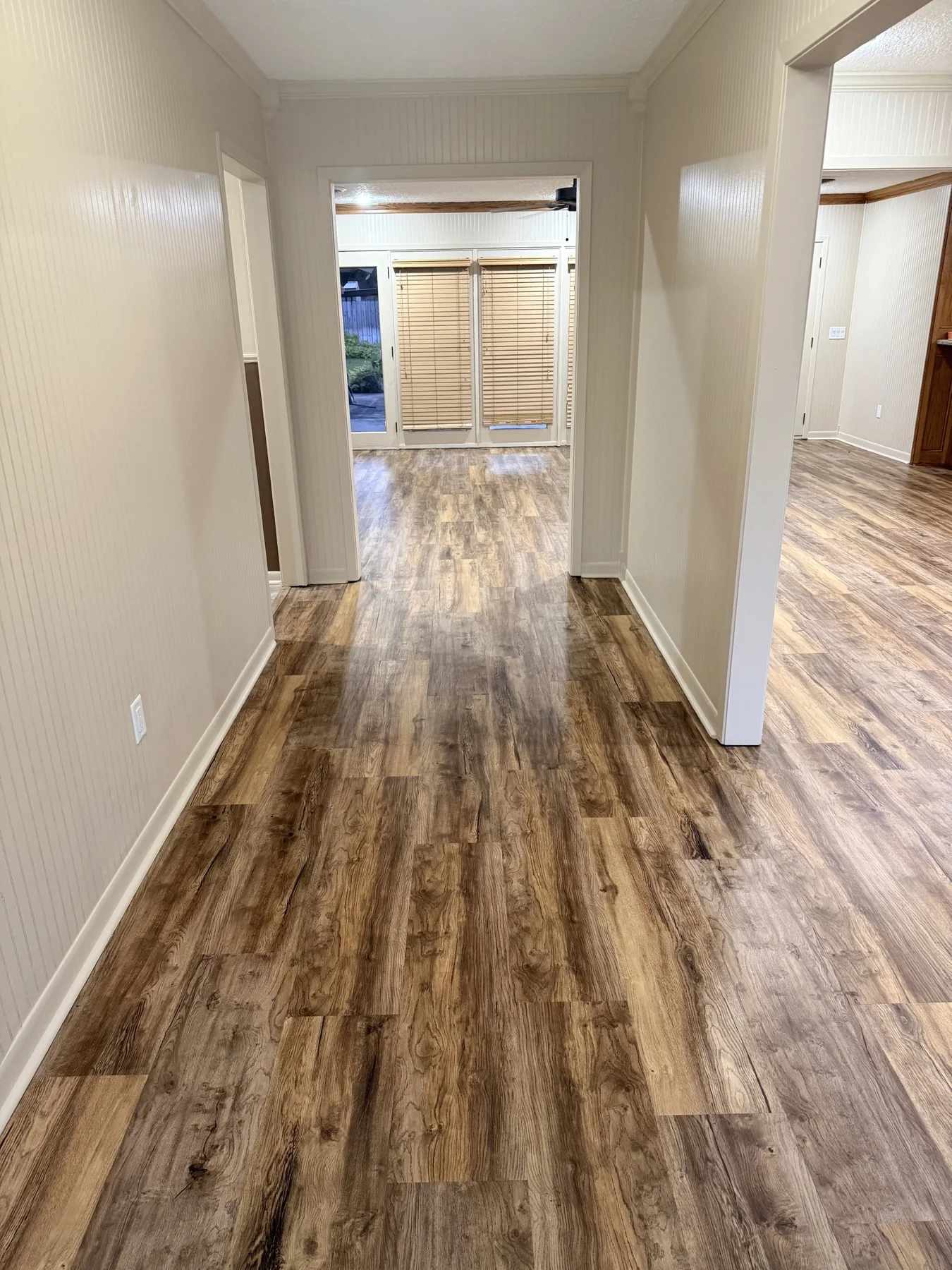 Entry at 2509 Hutchins