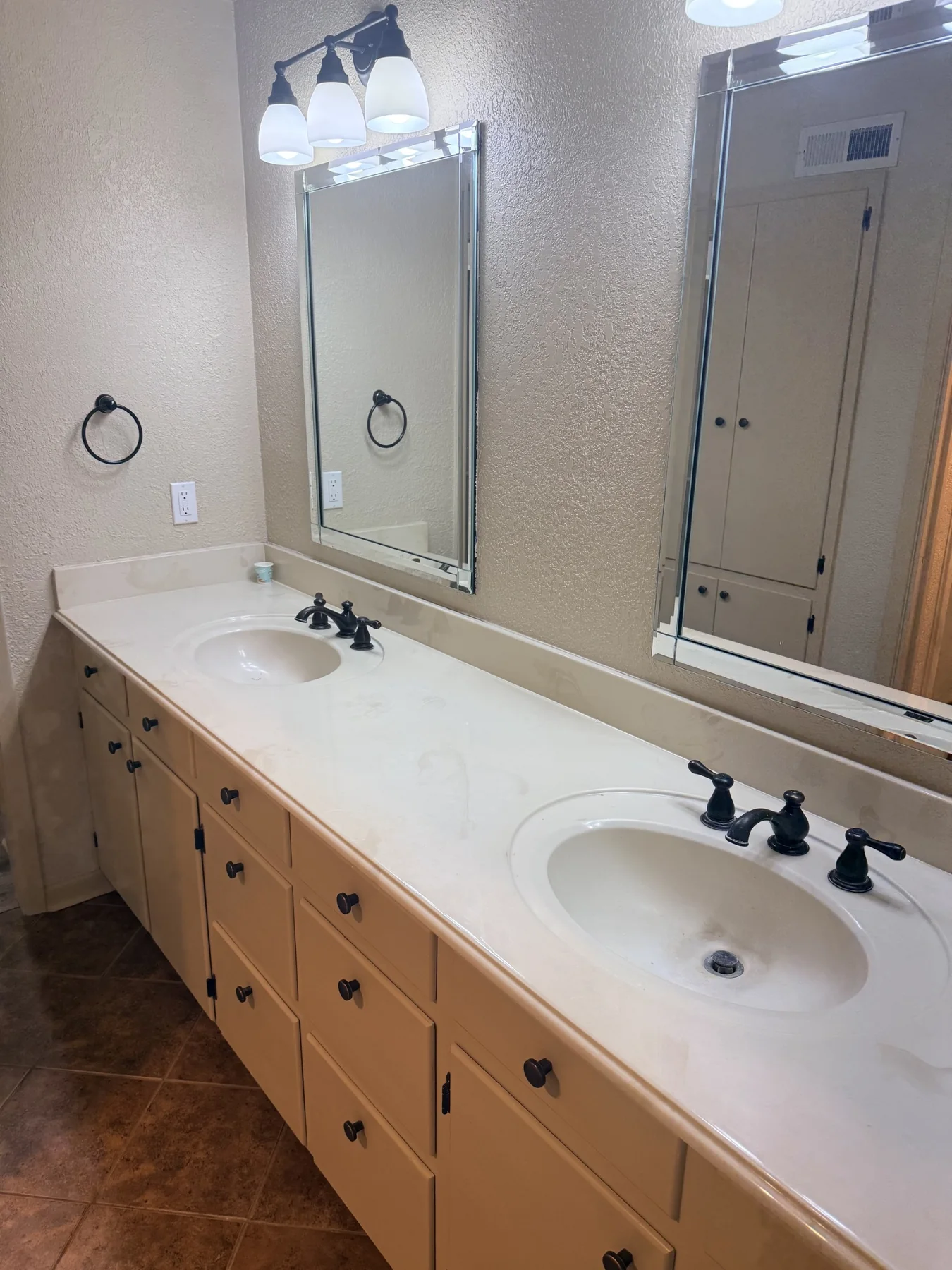 Primary Bathroom at 2509 Hutchins